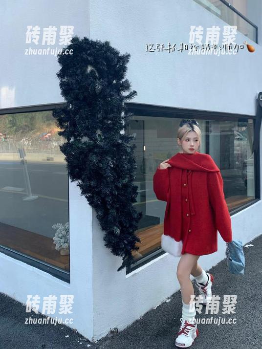 又是一个无聊的下午，17c吃瓜的地址都成了我的慰藉。