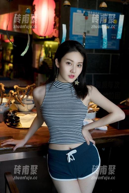17吃瓜网 哎呀,17吃瓜网的视频每次更新都让我手忙脚乱,真的是躲不掉的困扰啊!