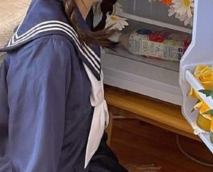 51今日吃瓜曝光的神奇视频，食堂里的“门口大神”原来还热爱做瑜伽！