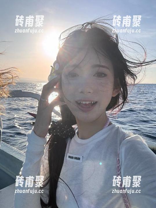 51吃瓜网 突然决定下载51吃瓜网,脑海里浮现出八卦里的人物,感觉像是要和他们组团了!