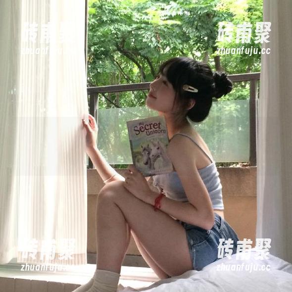 51黑料 51黑料的入口真有意思,各种吃瓜新闻像在开party,根本停不下来。