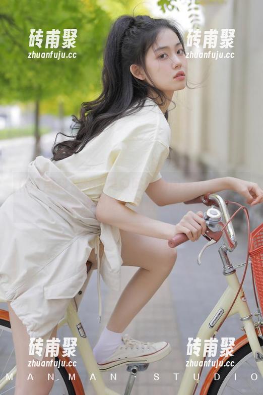 51黑料 被51黑料网页的内容狂轰乱炸,脑袋里都是小道消息的嗡嗡声