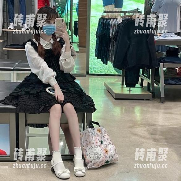 51黑瓜吃料网 2025年的趋势:51黑瓜吃料网入口竟然悄悄变成了潮流时尚分享区!
