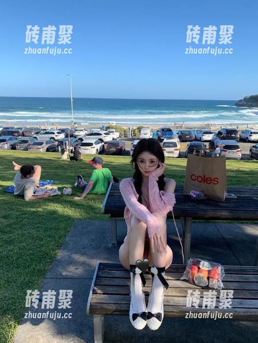 91吃瓜中心 “91吃瓜中心”真的是为瞎聊而生,想迷路?不存在的,永不迷路!