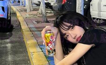 吃瓜需谨慎，998su安卓版的推送万一让你中毒，那可就走火入魔了！