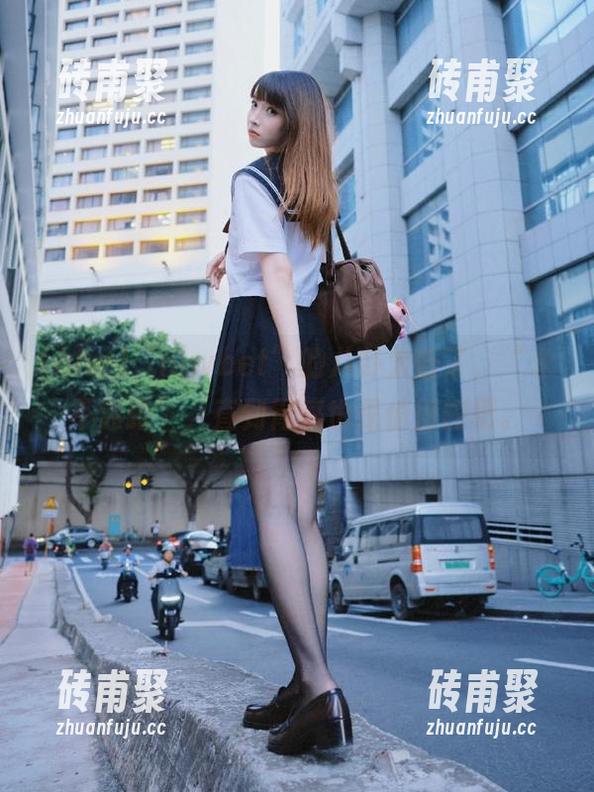 hlw “hlwbet”的八卦太香了,“永不迷路”,直到胃痛也是值得的吧。