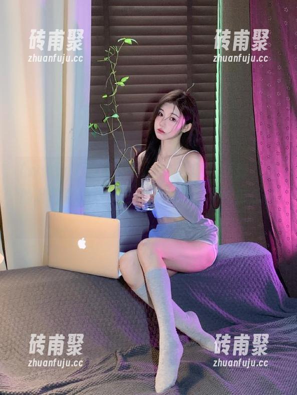 每次“www.17”更新，我的嘴巴张得跟下巴掉了一样，不吃瓜怎么行？