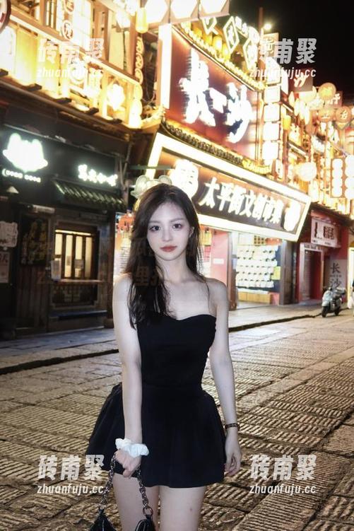zztt 首页的瓜都掉到我手机里了,我在zztthl.ccm里扑腾,这波不太妙啊!
