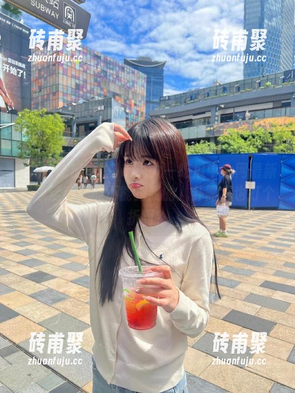 九一吃瓜中心 听说九一吃瓜中心网最新优惠活动,能不能把我的八卦需求也打个折啊?