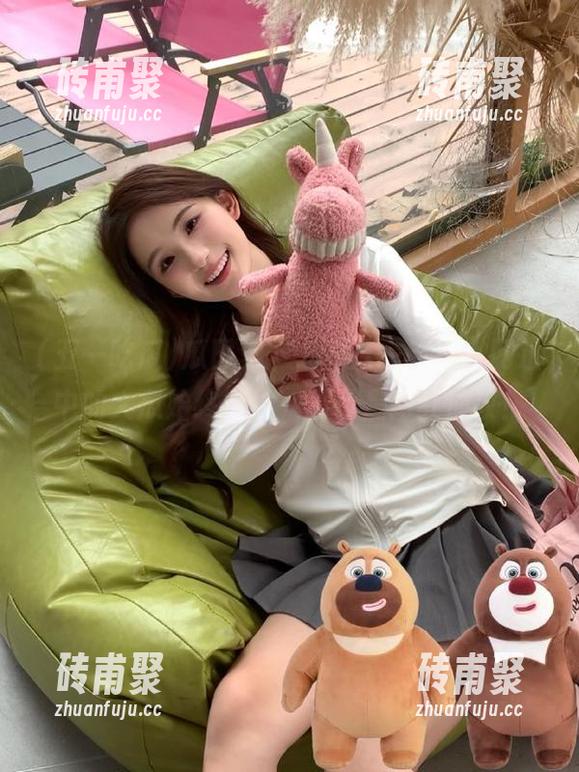 五一吃瓜 瓜田李下,“五一吃瓜”网址中的大瓜始终错位,不亏是网红助攻!