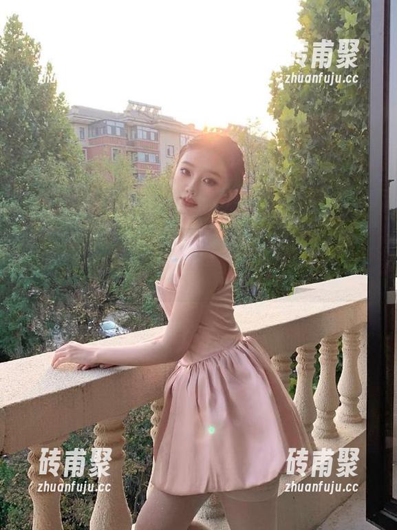 五一吃瓜 观看吃瓜现场:五一吃瓜今日热门大瓜的多元风采!