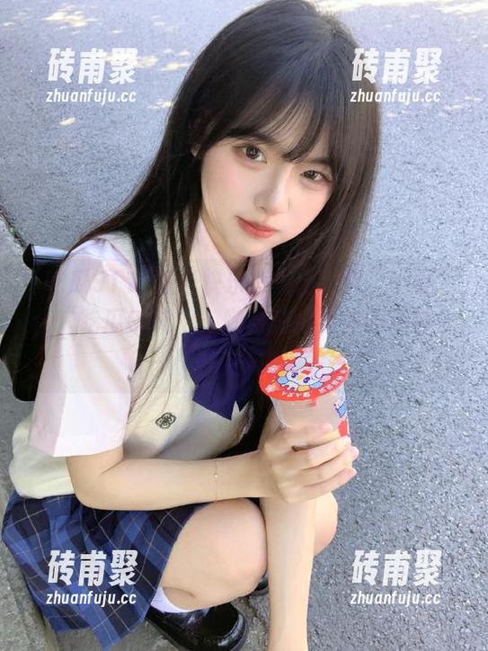 吃瓜911 想当快乐小勇士?先“下载”个“吃瓜911”,随时随地为你的精神食粮充电!