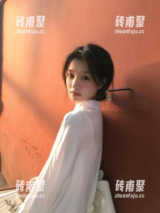 吃瓜网 吃瓜还得靠科技,下载“www.51cg.fun吃瓜网”,轻松跟踪每颗瓜的动态!
