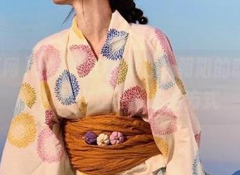 吃瓜网在线捧心，朝阳的暖光里，八卦也是一种生活方式