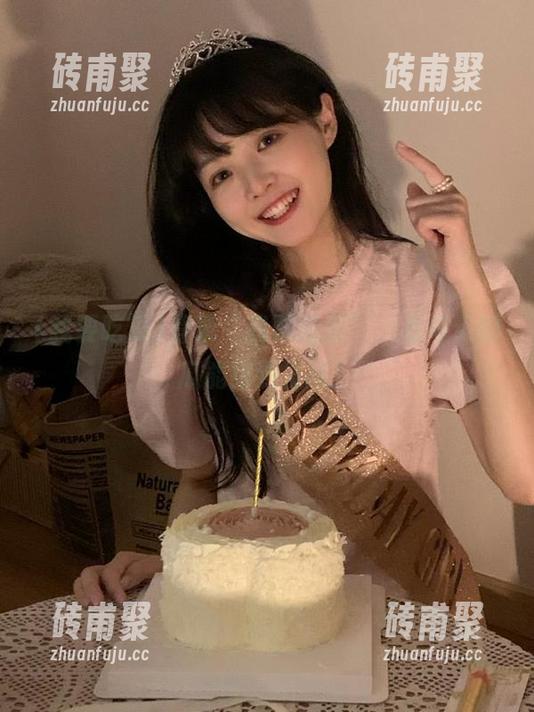 我要吃瓜 登录“我要吃瓜”,看每天的瓜能甜到发腻!