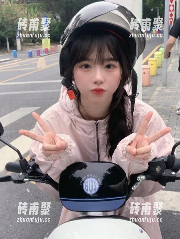 注意，黑料不打烊苹果版已上线！小心爬墙路上摔跤哟