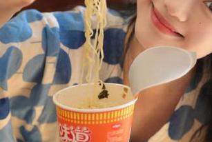 不止黑料，看在黑料不打烊的名号上，正能量也得随便观看吧？