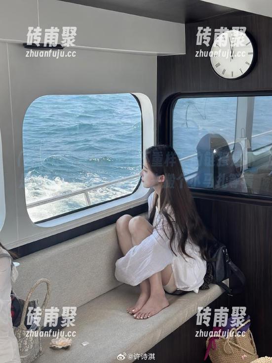 黑料不重样 “黑料不重样”的链接是不是在哪个角落?得赶紧去搬个小马扎等着!