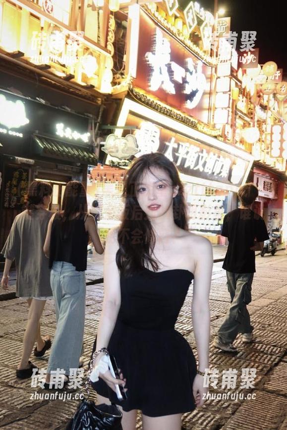 黑料正能量 黑料正能量zzztttapp:一键穿梭,从茶余饭后到八卦阴影里,谁说我不会修门?
