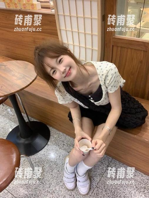 黑料网 最新黑料网首页,舌尖上的社会观察,没两分钟又想去点个最新菜!