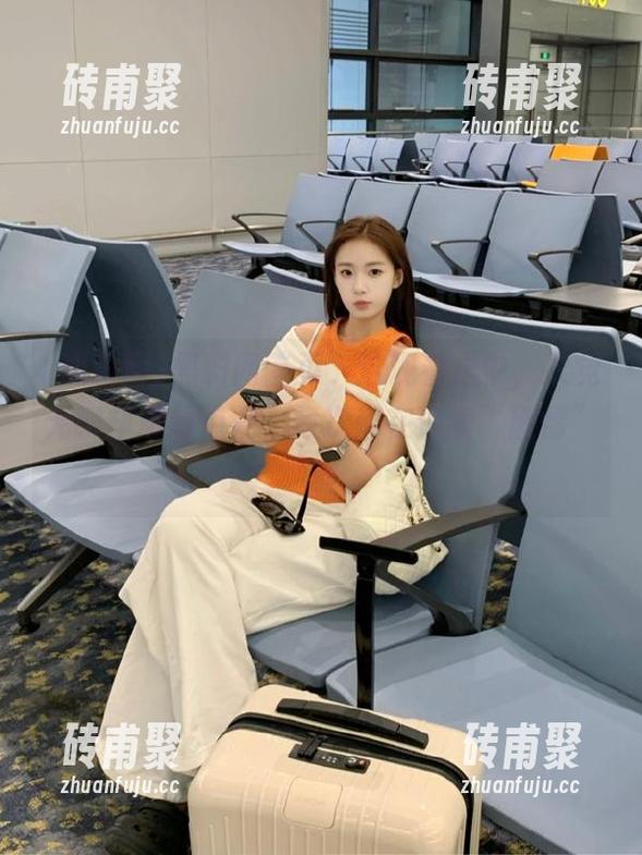 黑料网首页，这观看之中，又觉无聊却总想点开，每次都在追着“剧情”走