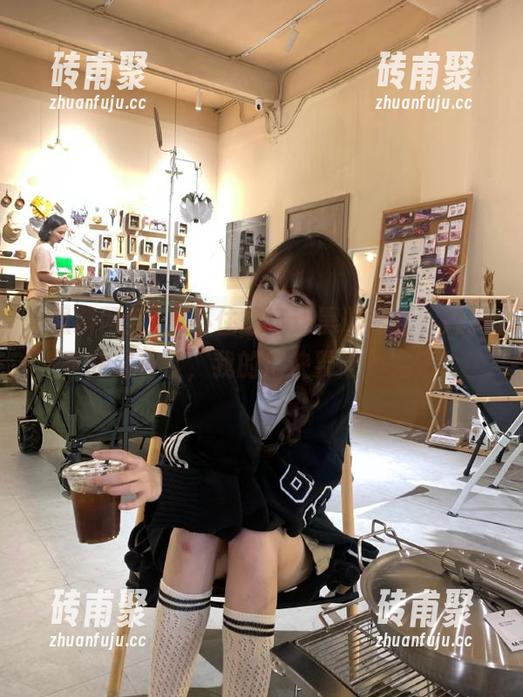 黑料网红 忍不住想直达黑料网红,爆料声此起彼伏,我的瓜快要吃不完了!